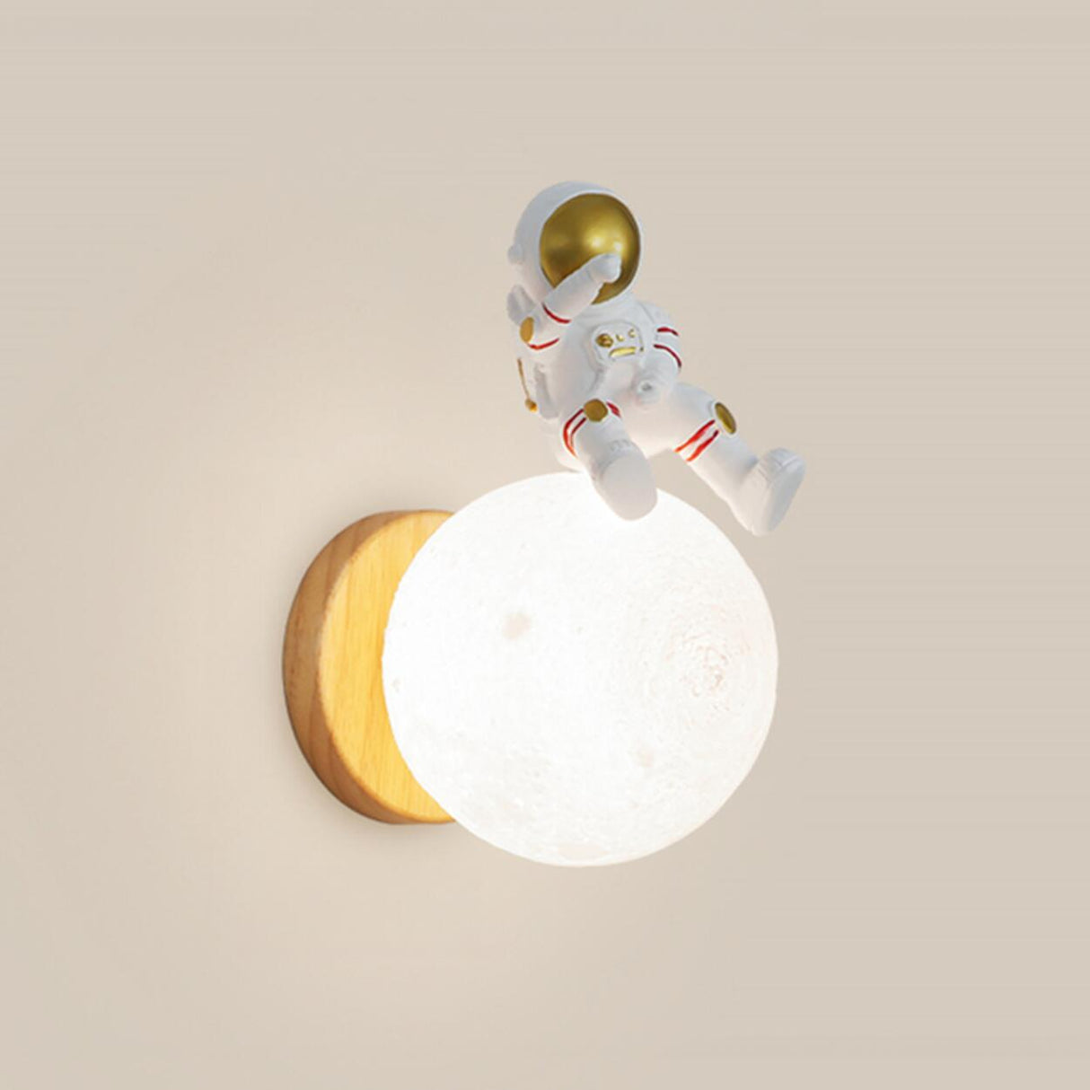 Kids' Room Cute Bear-Themed Wood Globe Wall Sconce Image - 11