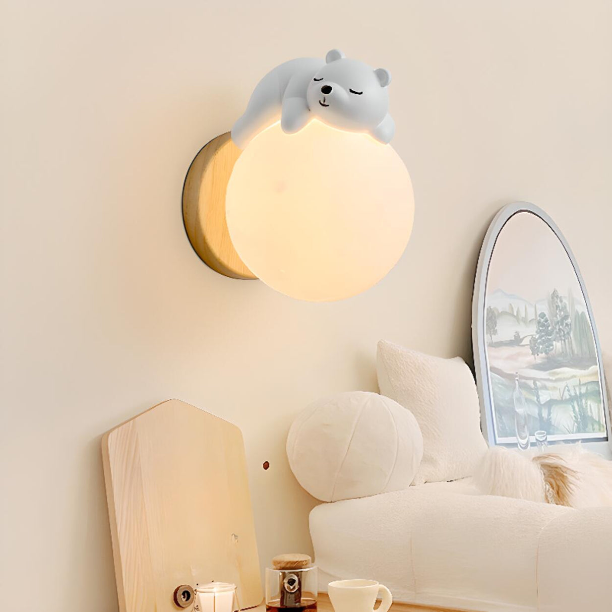 Kids' Room Cute Bear-Themed Wood Globe Wall Sconce Image - 4