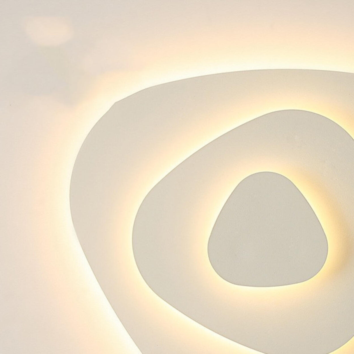 Large White Circle Twisted Ring LED Flush Mount Light Image - 10