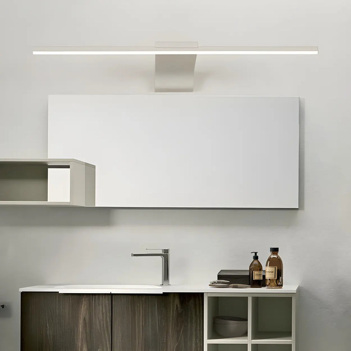 Linear White Modern LED Wall Mounted Vanity Light Image - 5