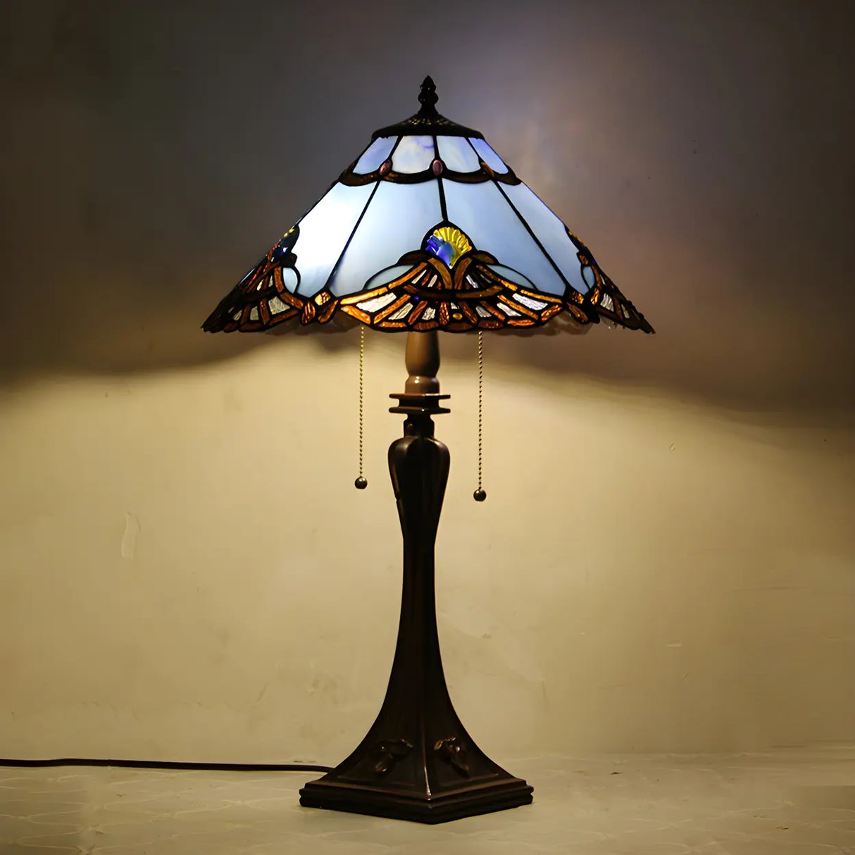 Living Room Vintage Tiffany Stained Glass Table Lamp Image - 5