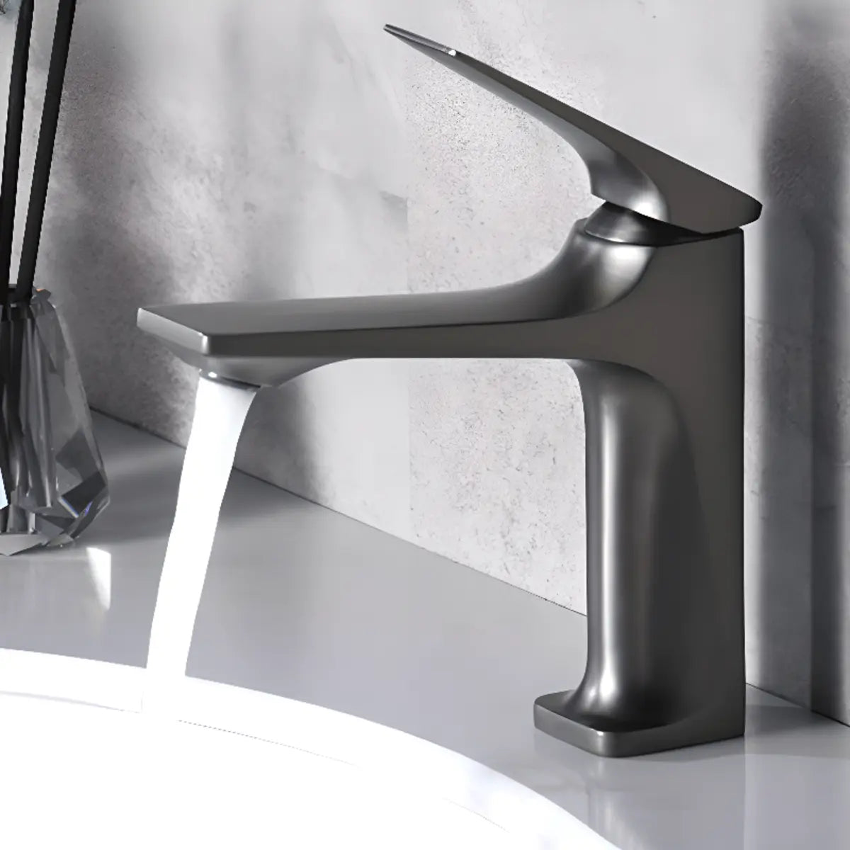 Low Arc Modern Zinc Alloy Black Bathroom Sink Faucet Image - 10