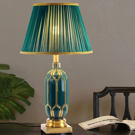 Luxe Green Vase Table Lamp with Push Button Switch Image - 2