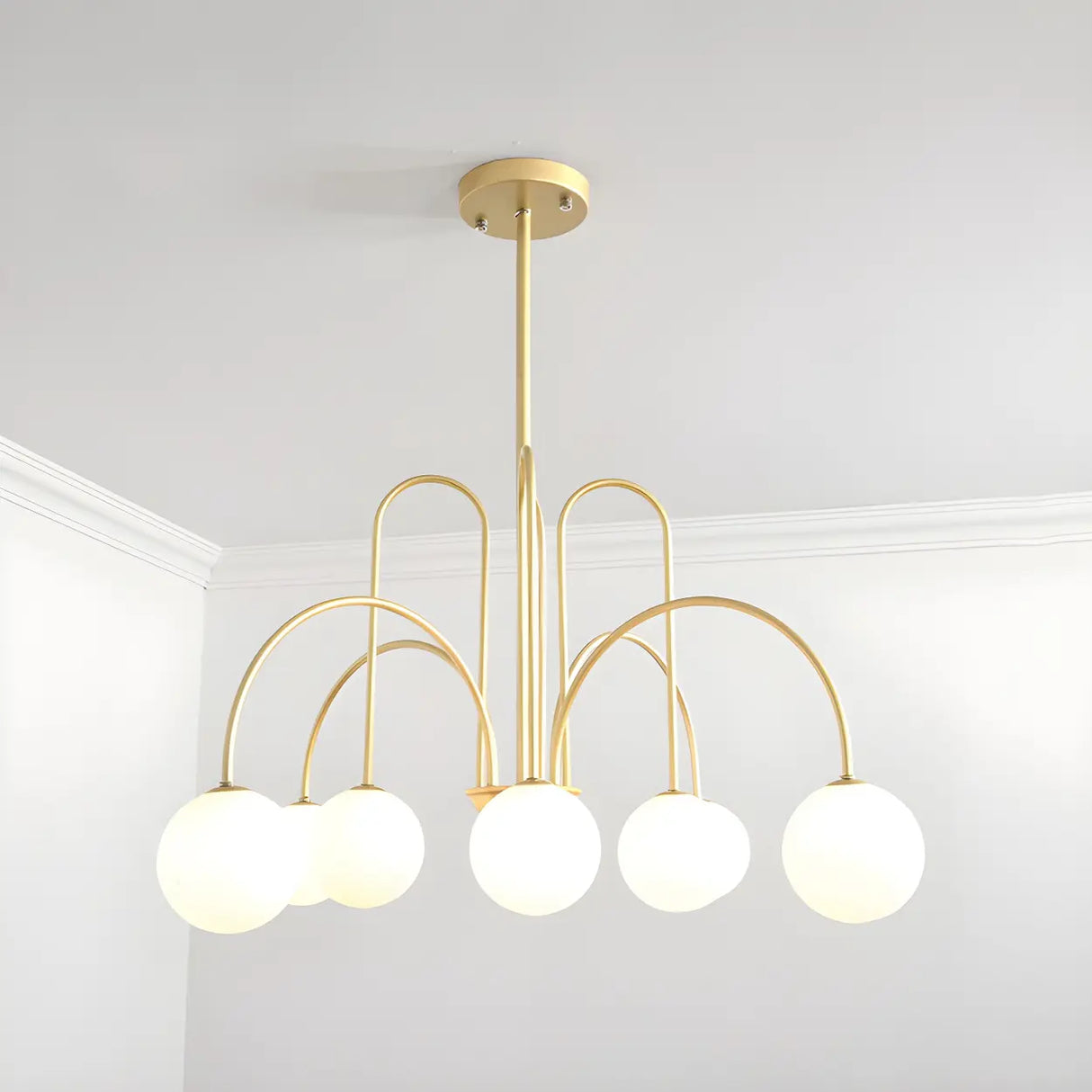 Mid-Century Modern Brass Globe Living Room Chandelier Image - 15