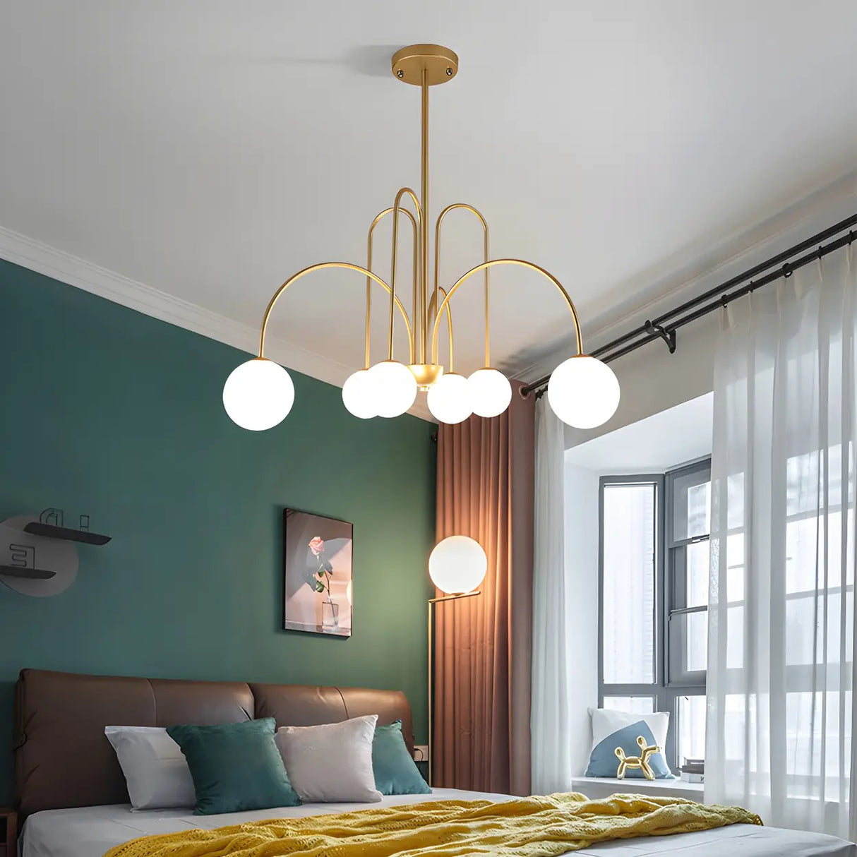 Mid-Century Modern Brass Globe Living Room Chandelier Image - 6