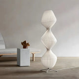 Mid-Century White Twisted TR33 Stehleuchte Floor Lamp Image - 10