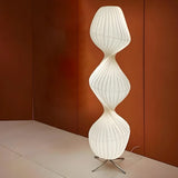 Mid-Century White Twisted TR33 Stehleuchte Floor Lamp Image - 3