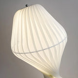 Mid-Century White Twisted TR33 Stehleuchte Floor Lamp Image - 7