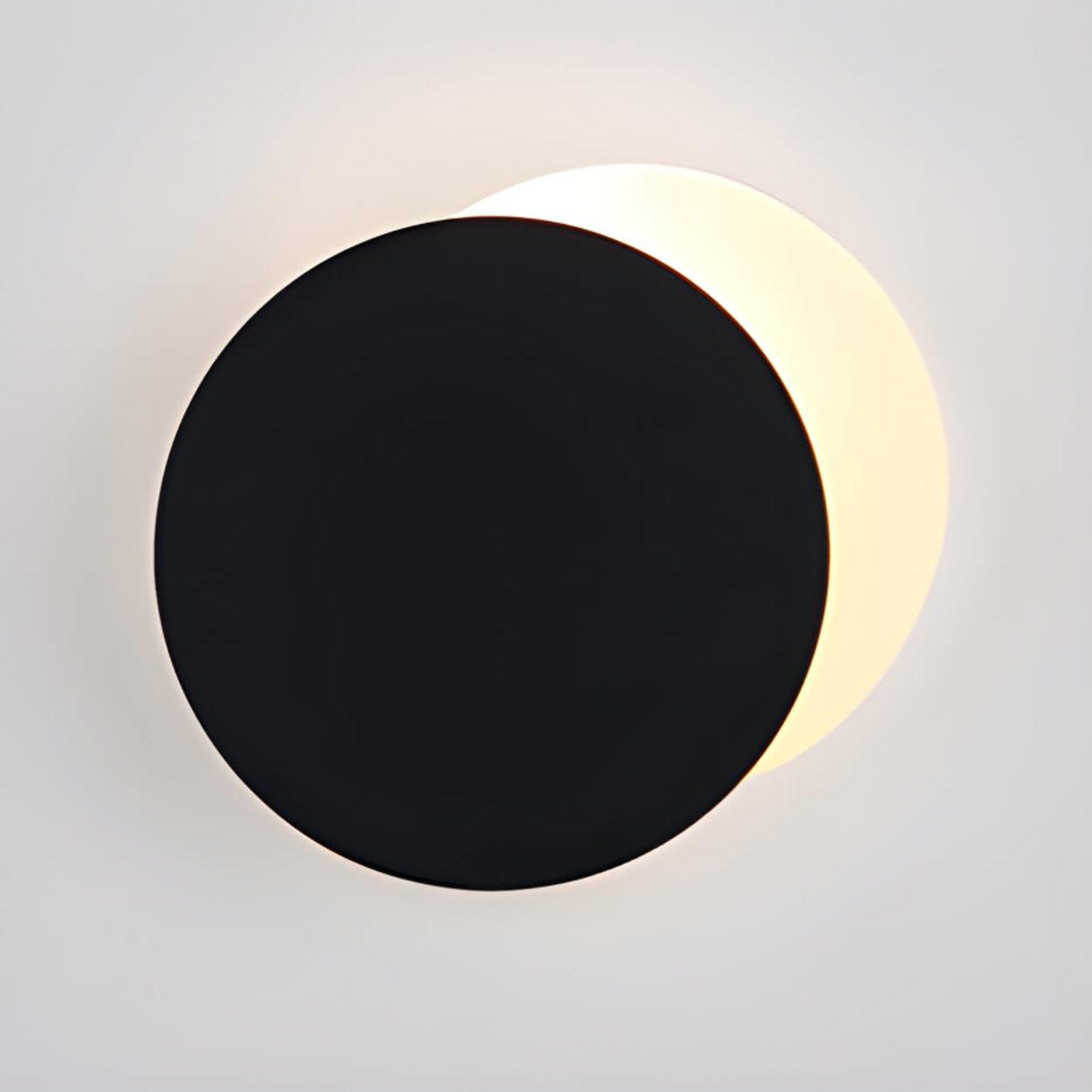 Minimalist Black Circular Metal LED Wall Sconce Image - 16