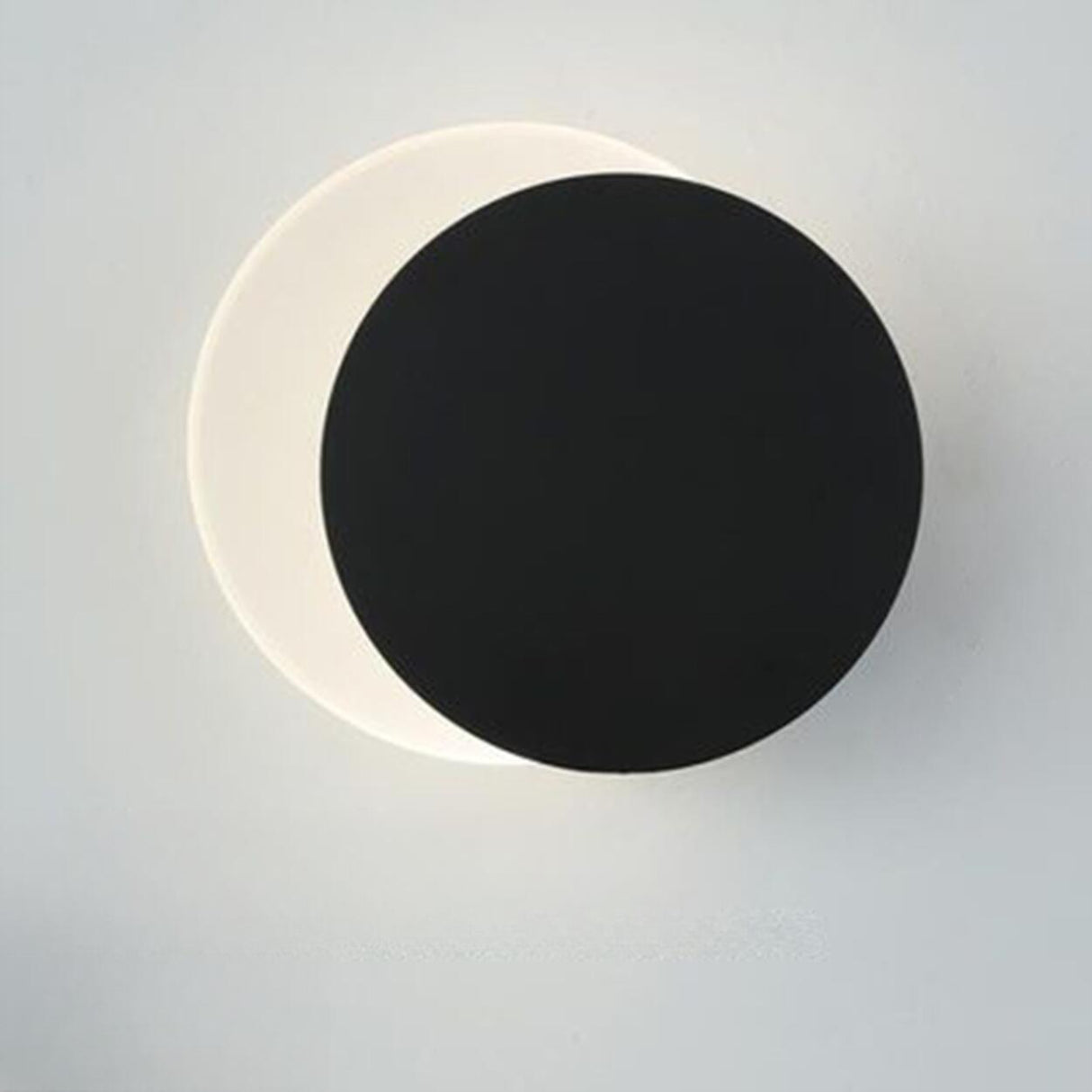 Minimalist Black Circular Metal LED Wall Sconce Image - 8