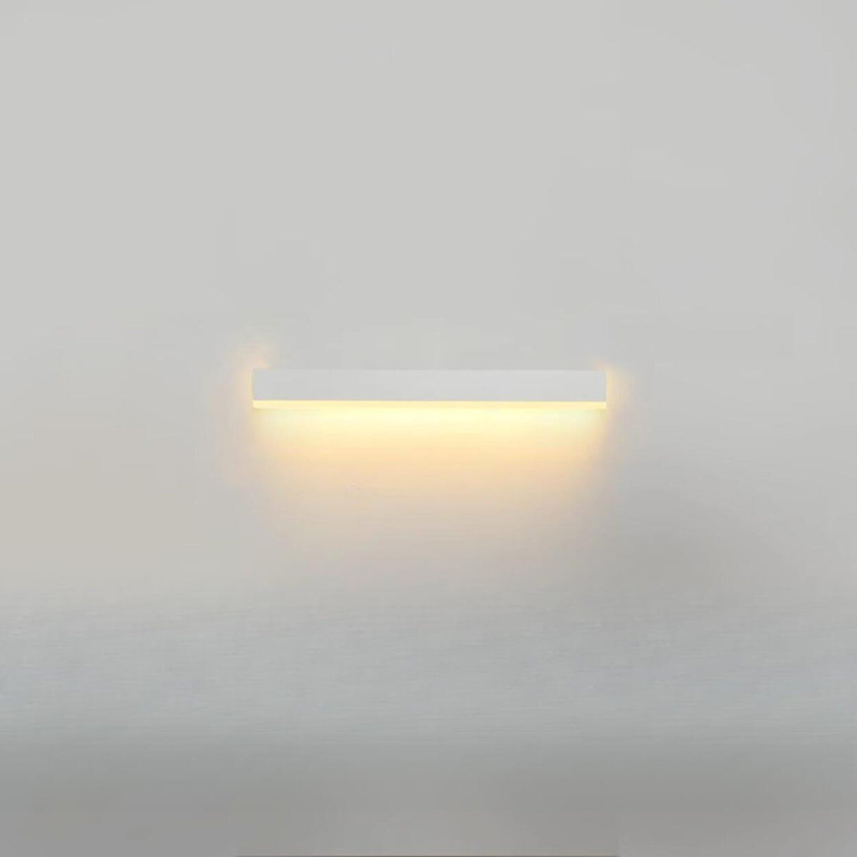 Minimalist Black Linear LED Metal Wall Sconce Light Image - 15