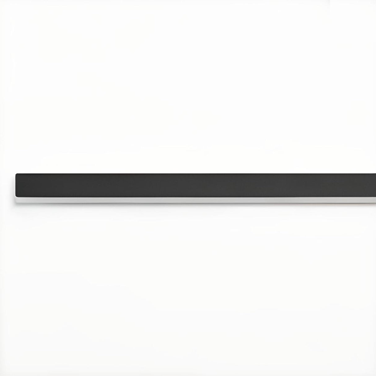 Minimalist Black Linear LED Metal Wall Sconce Light Image - 20