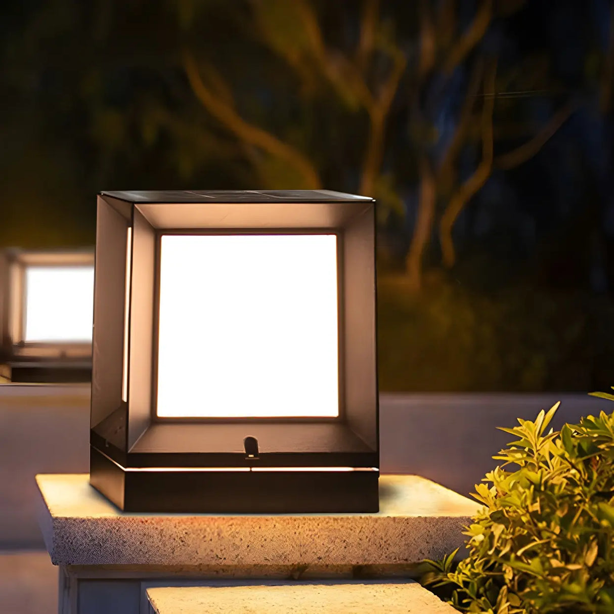 Minimalist Cube Metal Solar Outdoor Decor Table Lamp Image - 1