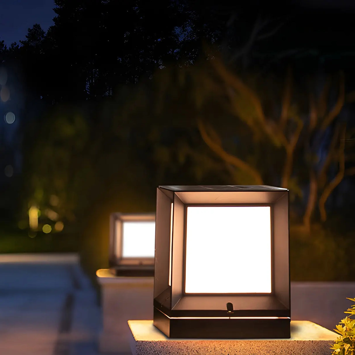 Minimalist Cube Metal Solar Outdoor Decor Table Lamp Image - 13