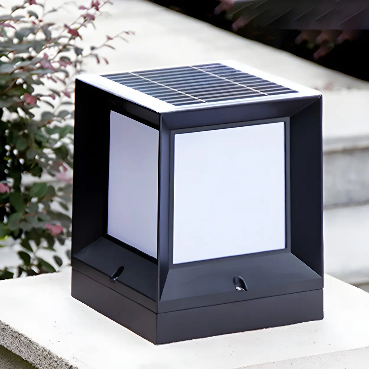 Minimalist Cube Metal Solar Outdoor Decor Table Lamp Image - 9