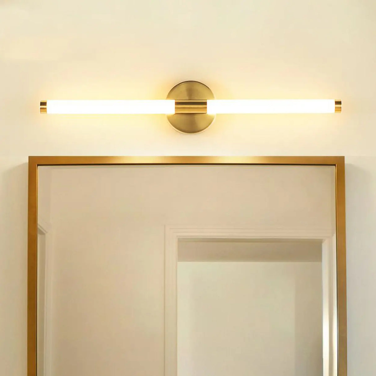 Minimalist Gold Linear LED Metal Vanity Light Fixture Image - 2