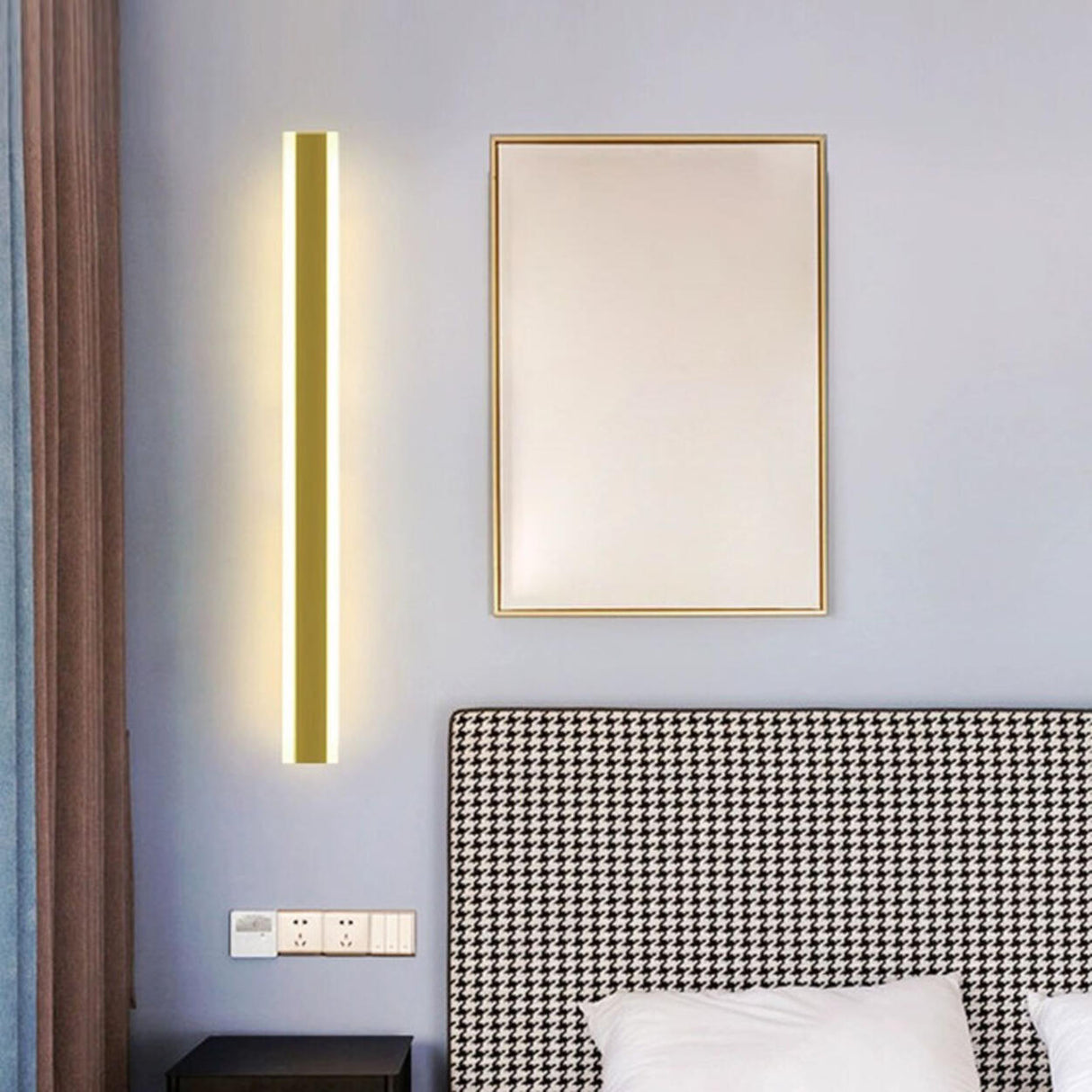 Minimalist LED Black Linear Metal Wall Light Sconce Image - 32