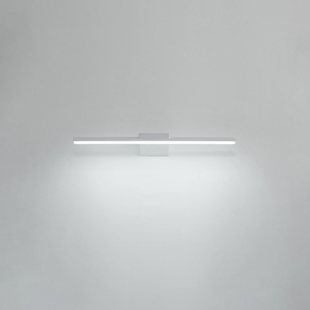 Minimalist Linear Metal LED Vanity Light Fixture Image - 2