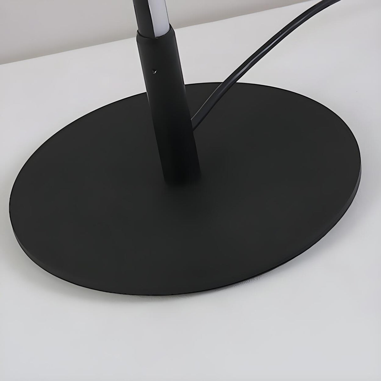 Minimalist Slim Black Linear Metal LED Floor Lamp Image - 11