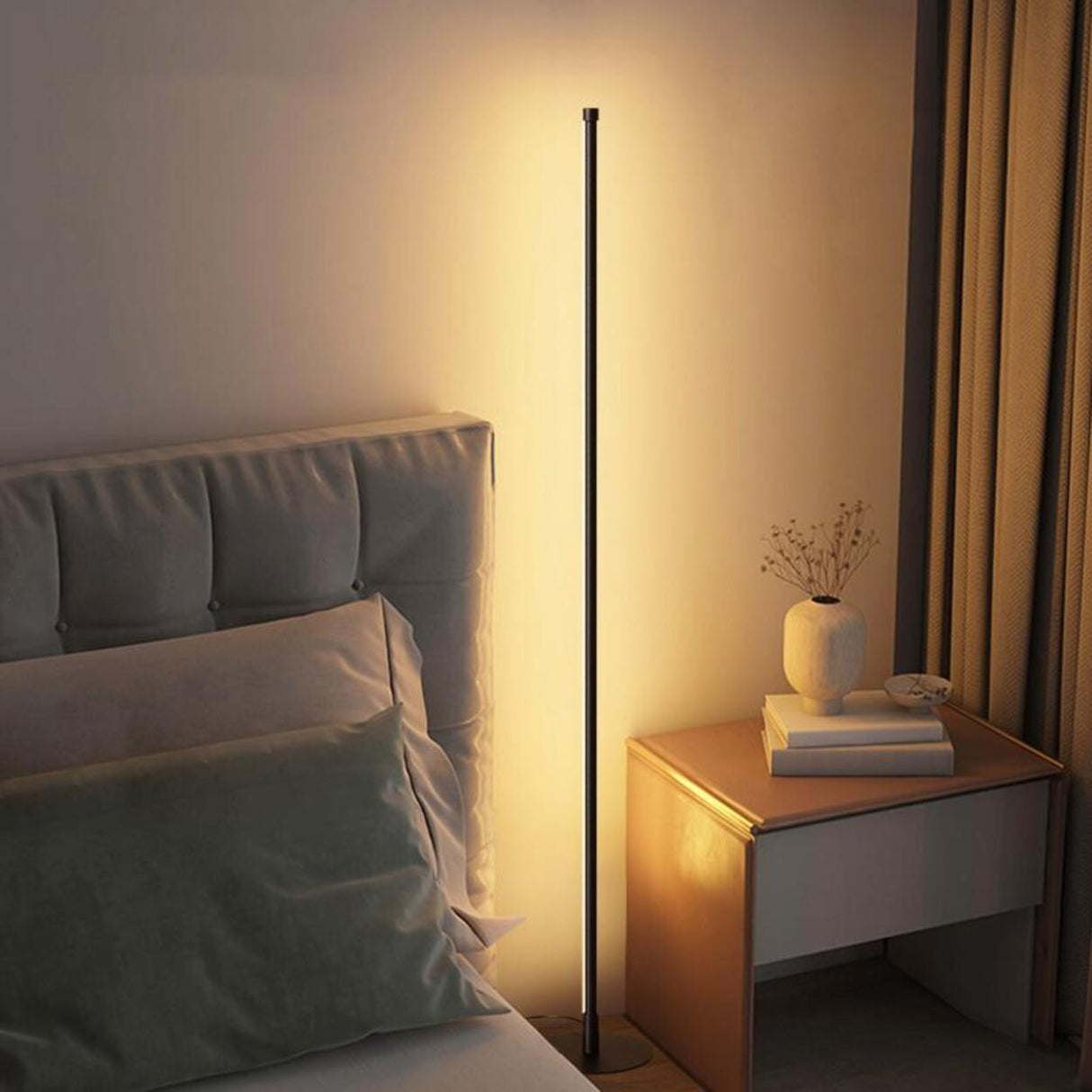 Minimalist Slim LED Gold Linear Metal Floor Lamp Image - 4