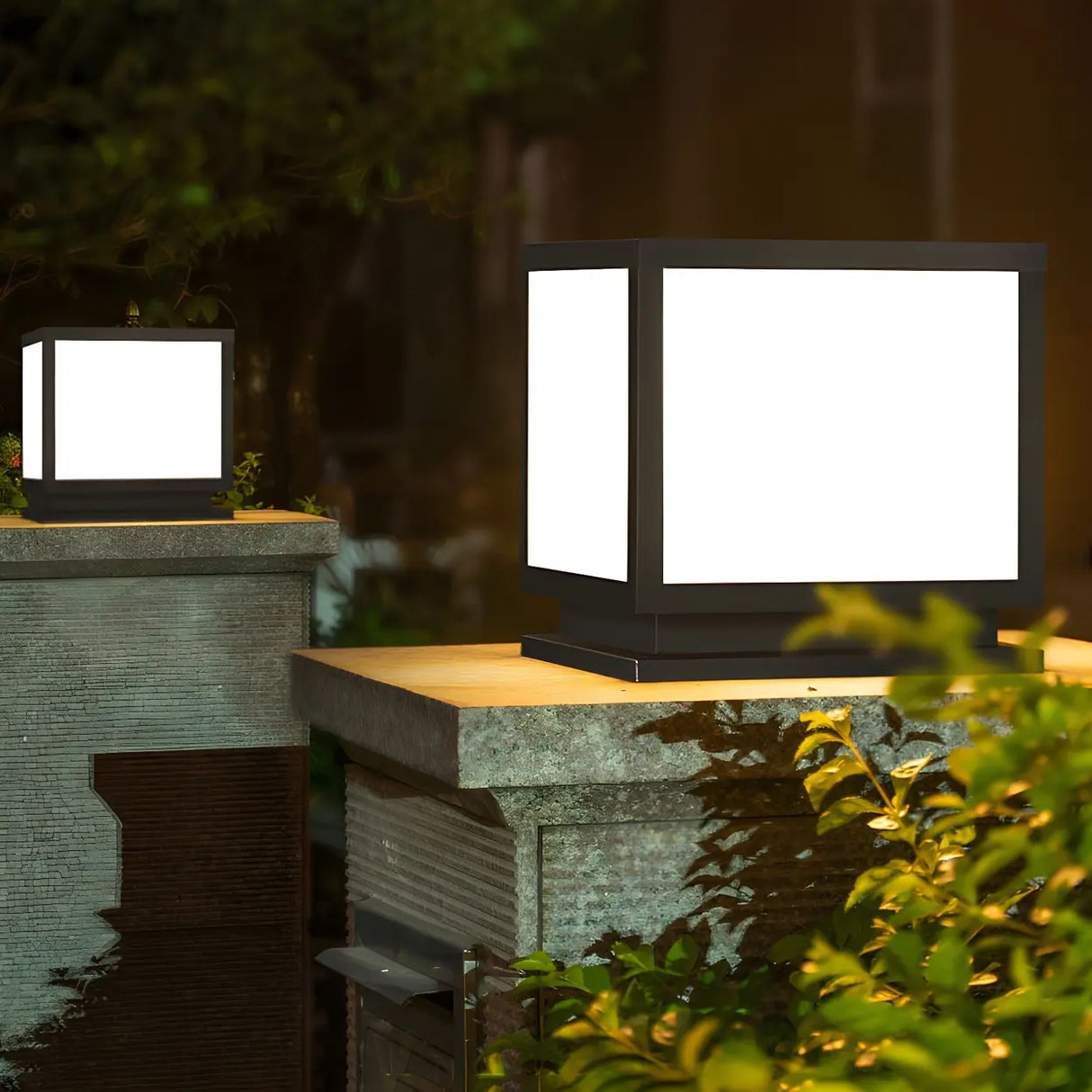 Minimalist Square Metal Outdoor Black LED Column Light Image - 1