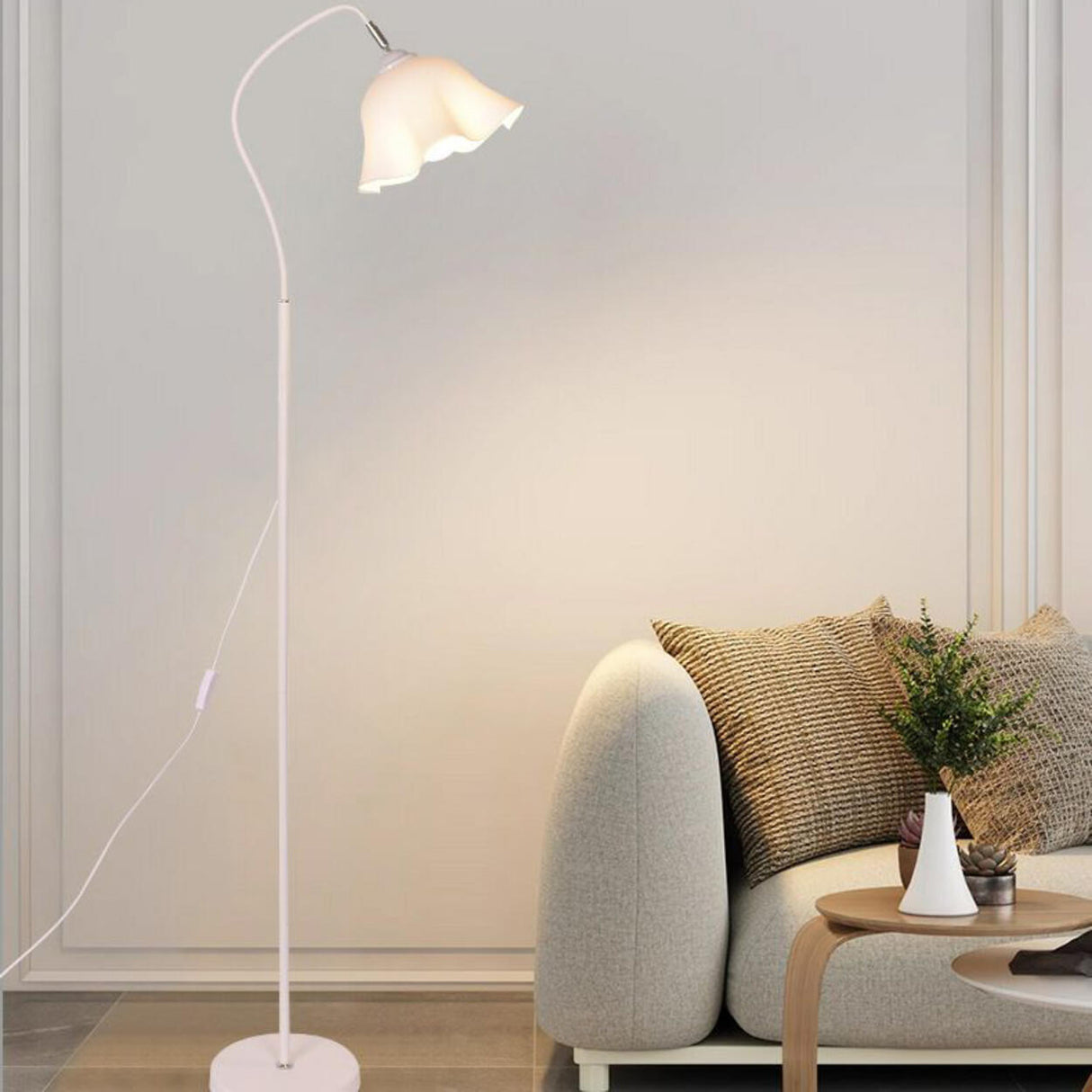 Minimalist White Floral Modern Metal Floor Lamp Image - 4