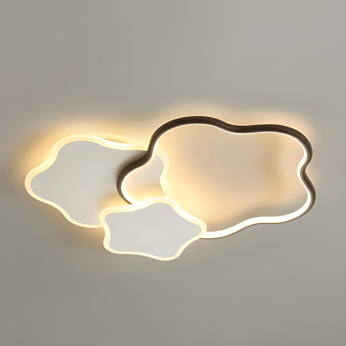 Modern 3-Light Star-Shaped Flush Mount Ceiling Fixture Image - 2