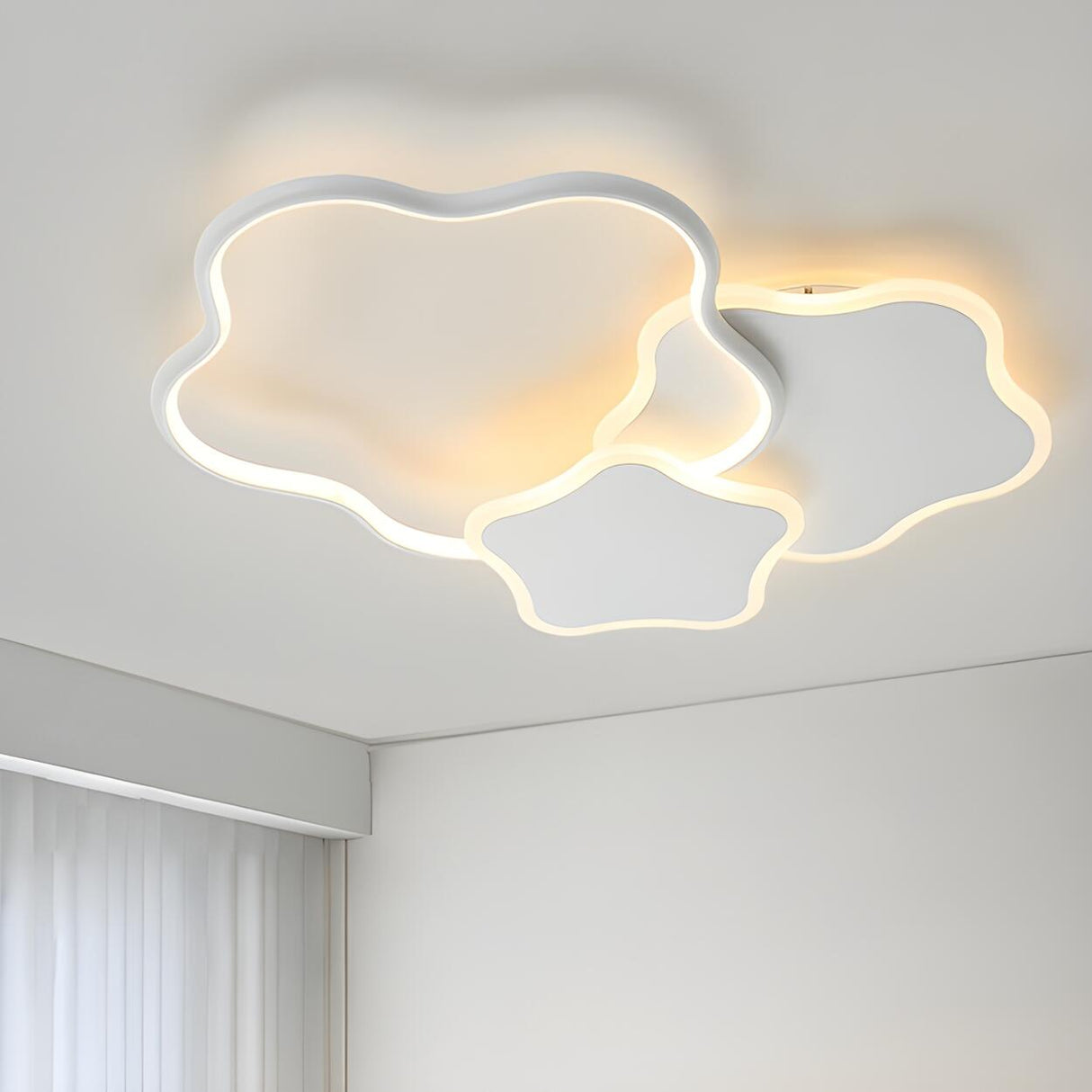 Modern 3-Light Star-Shaped Flush Mount Ceiling Fixture Image - 4