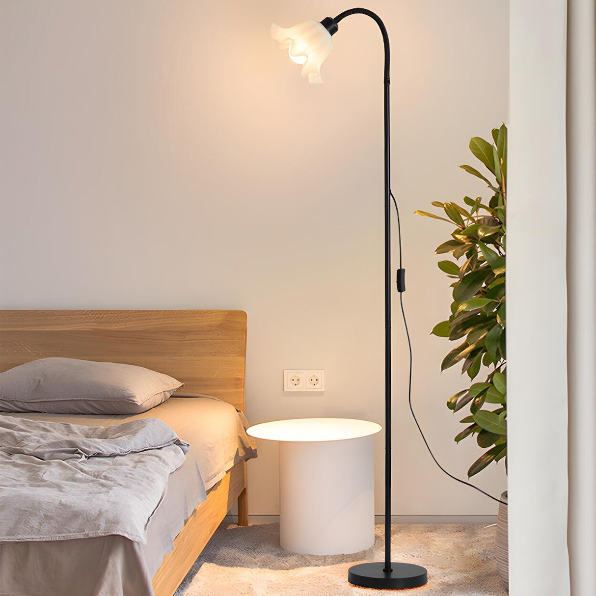 Modern Bedroom Floral Black Metal LED Floor Lamp Image - 1