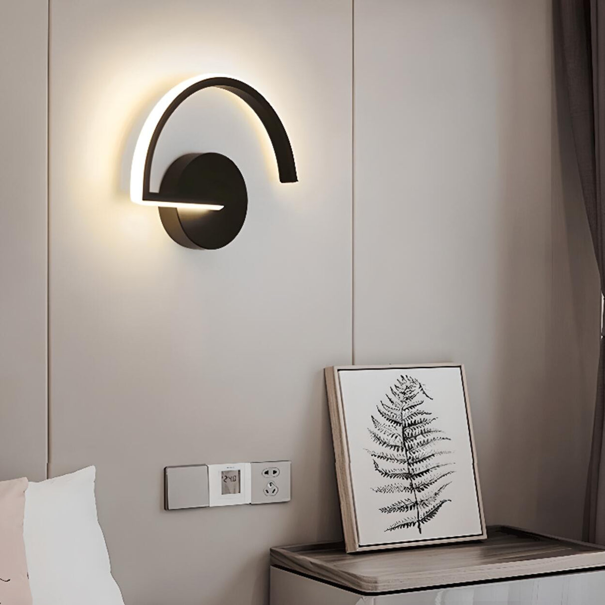 Modern Black Arc LED Wall Light Image - 1