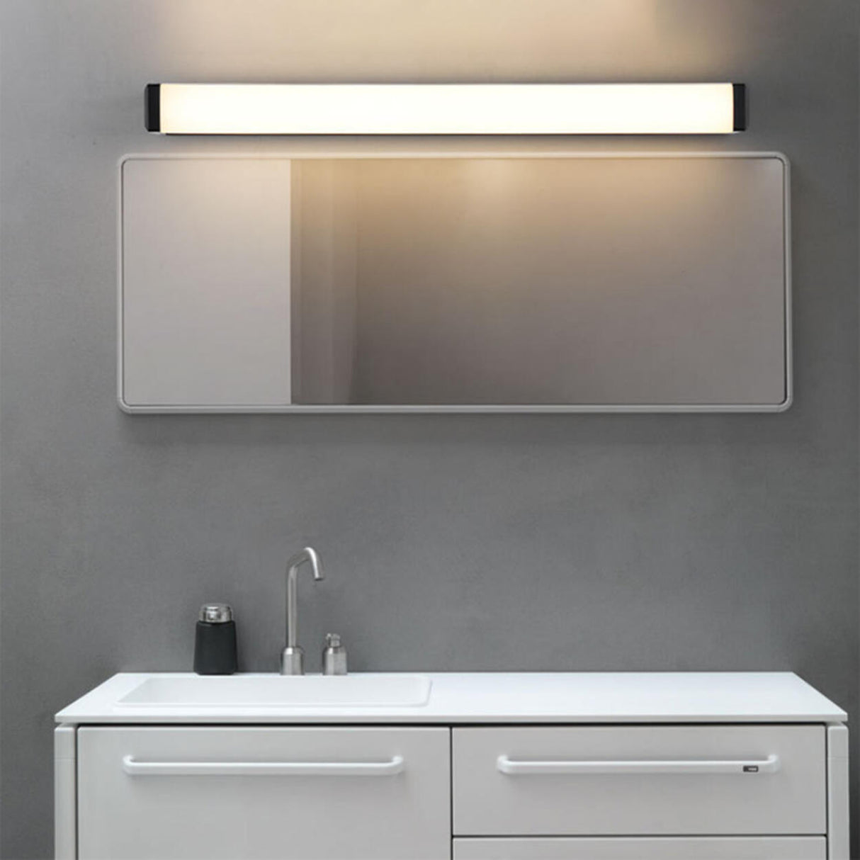 Modern Black Rectangluar LED Bathroom Vanity Light Image - 2