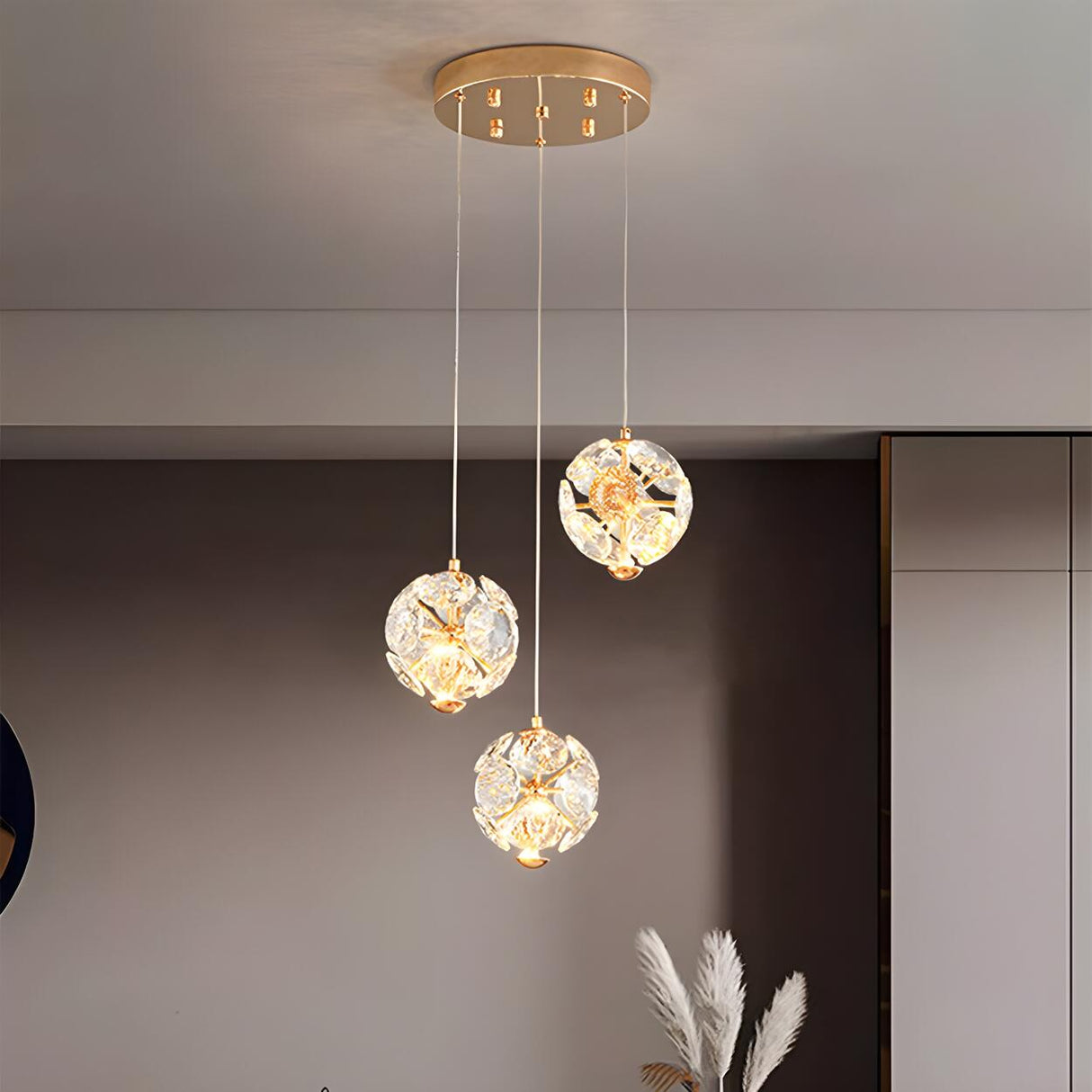 Modern Cluster Crystal Ball Dining Room Pendant Light Image - 1