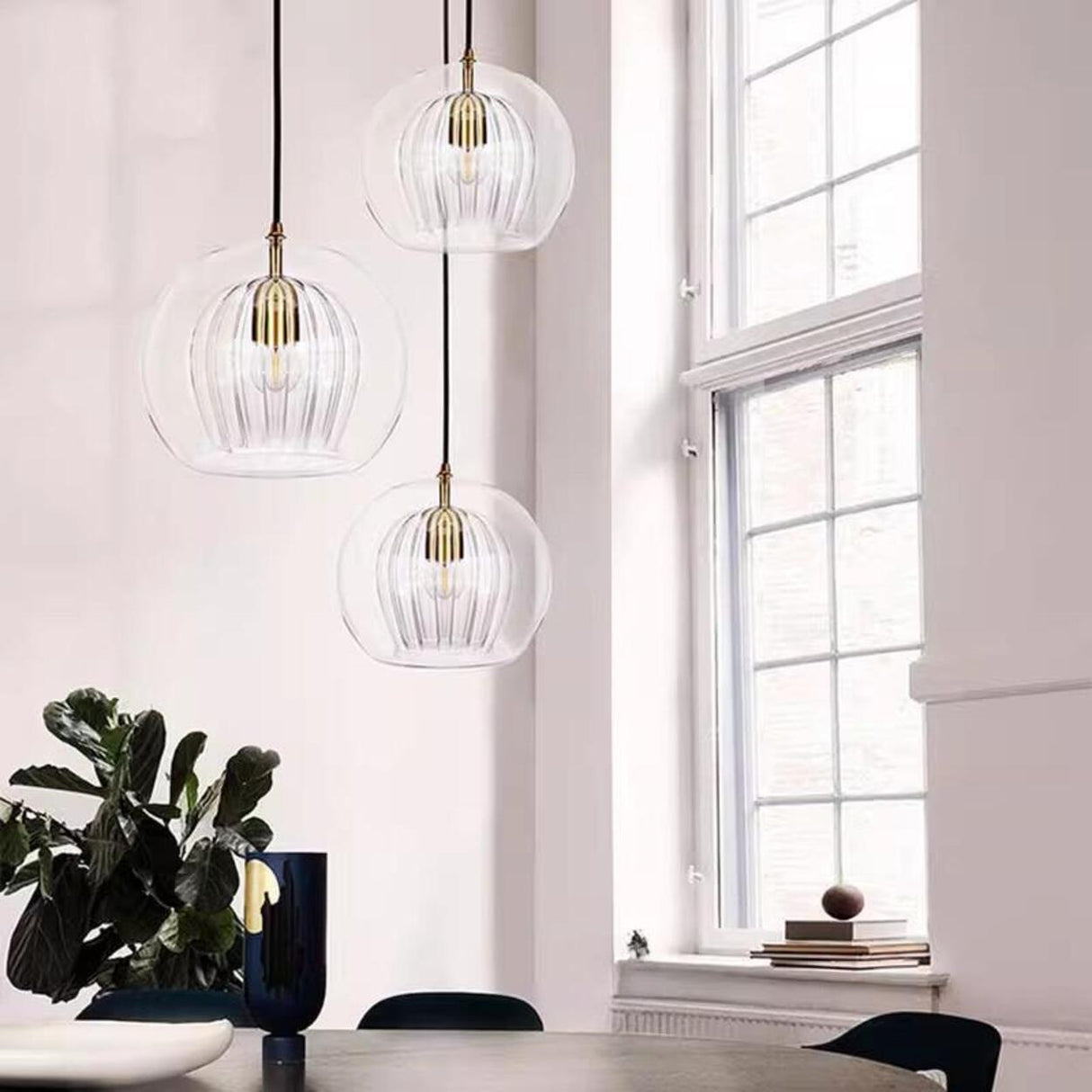 Modern Dining Room Clear Glass Globe Pendant Light Image - 5