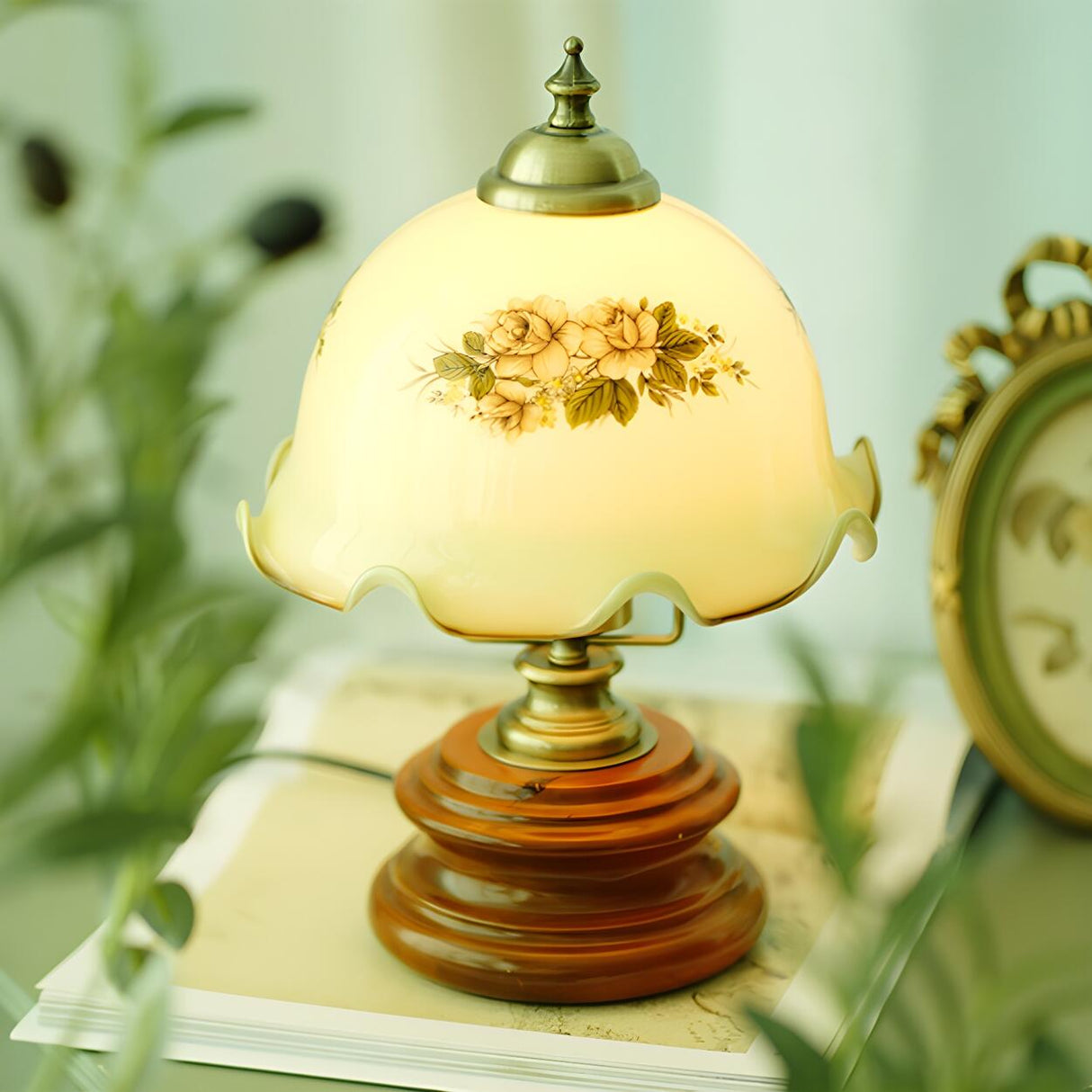 Modern Dome Flower Shade Metal Base Bedroom Table Lamp Image - 12