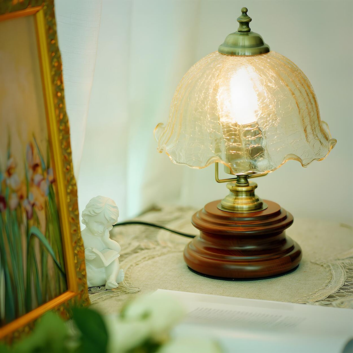 Modern Dome Flower Shade Metal Base Bedroom Table Lamp Image - 13