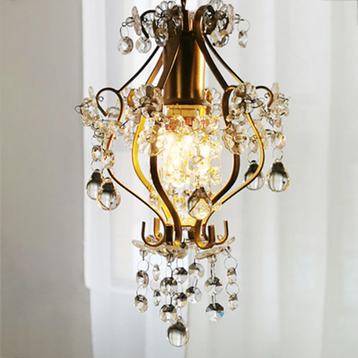 Modern Golden Elegance Crystal Geometric Pendant Light Image - 13