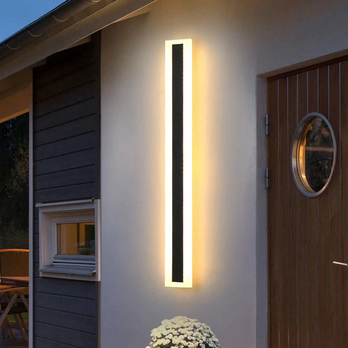 Modern Linear Black Metal External LED Wall Sconces Image - 2