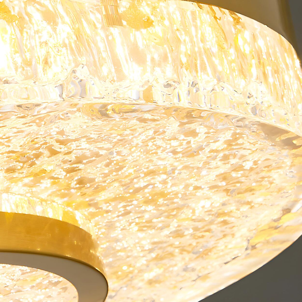 Modern Luxury Round Gold Crystal LED Flush Mount Light Image - 16