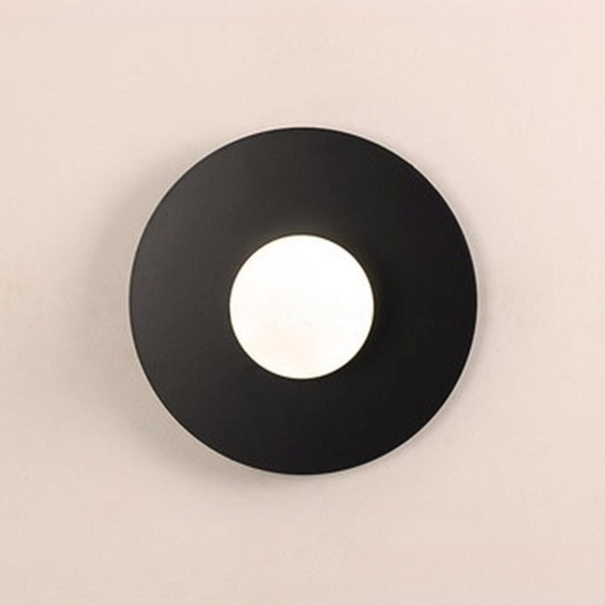 Modern Minimalist Circle Metal Bedside Wall Sconce Image - 4