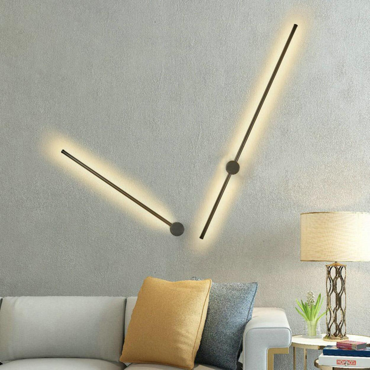 Modern Minimalist Gold Linear Wall Sconce Image - 2