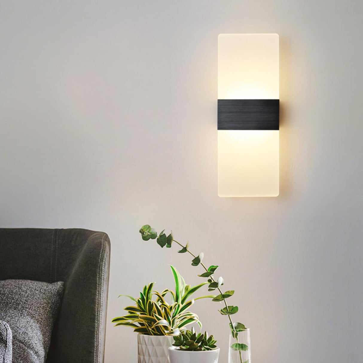 Modern Minimalist Rectangular Gold Wall Sconce Image - 6