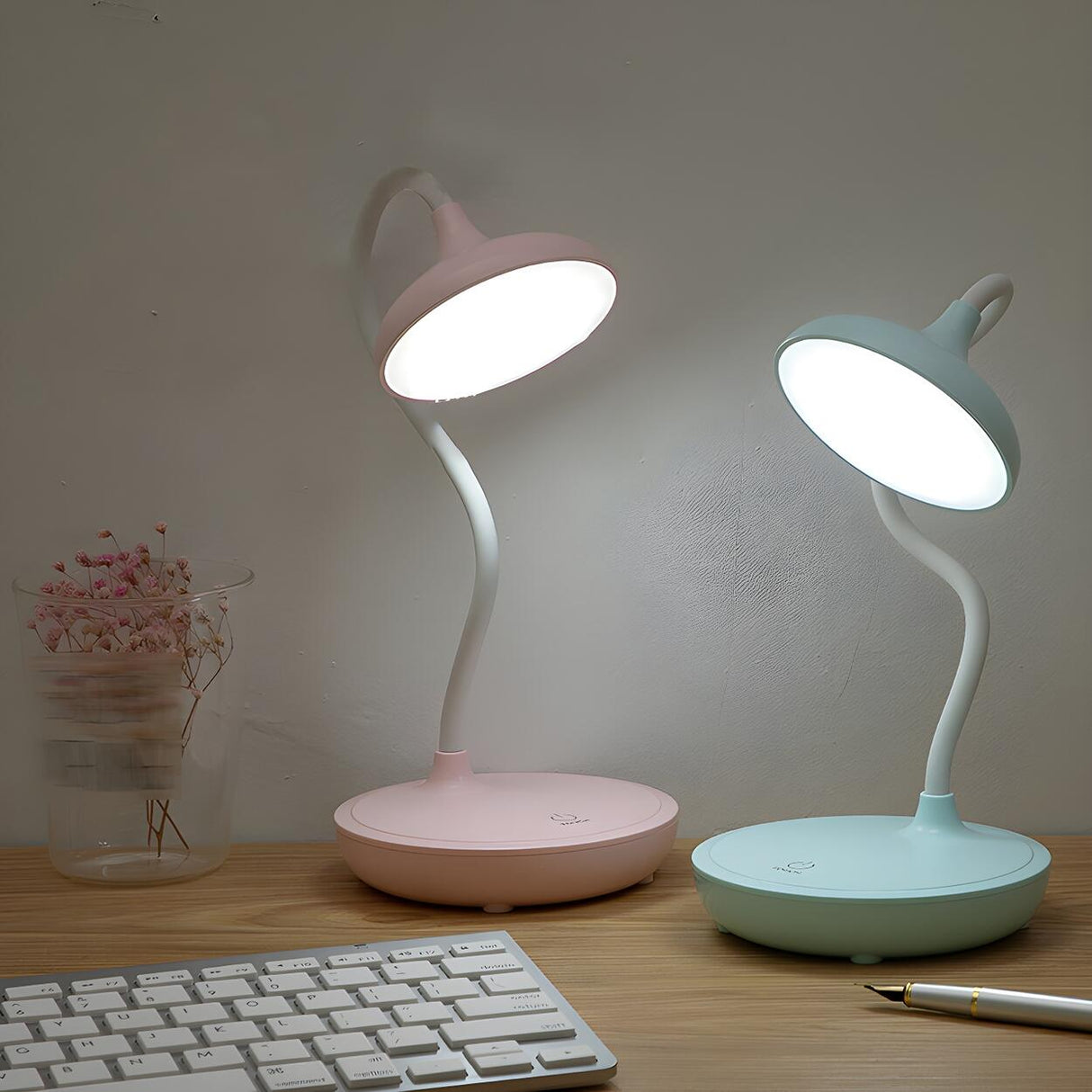 Modern Minimalist Round Adjustable Neck Table Lamp Image - 3