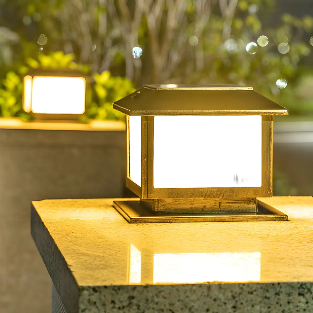 Modern Simple Square Solar Metal Outdoor Post Light Image - 4