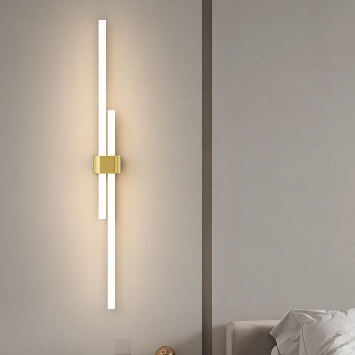 Modern White and Gold Vertical Design Wall Sconce Image - 3