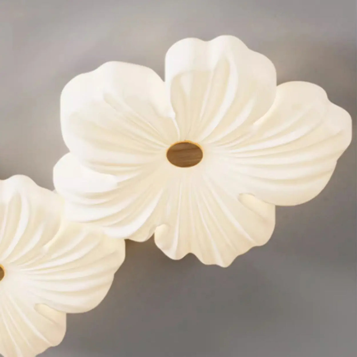 Modern White Floral Flush Mount Ceiling Light 3-Light Image - 4