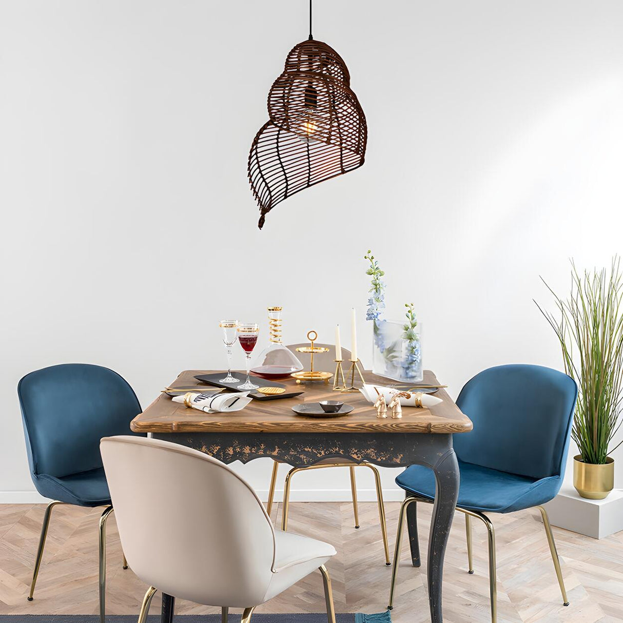 Natural Dining Room Rattan Conch Shaped Pendant Light Image - 1