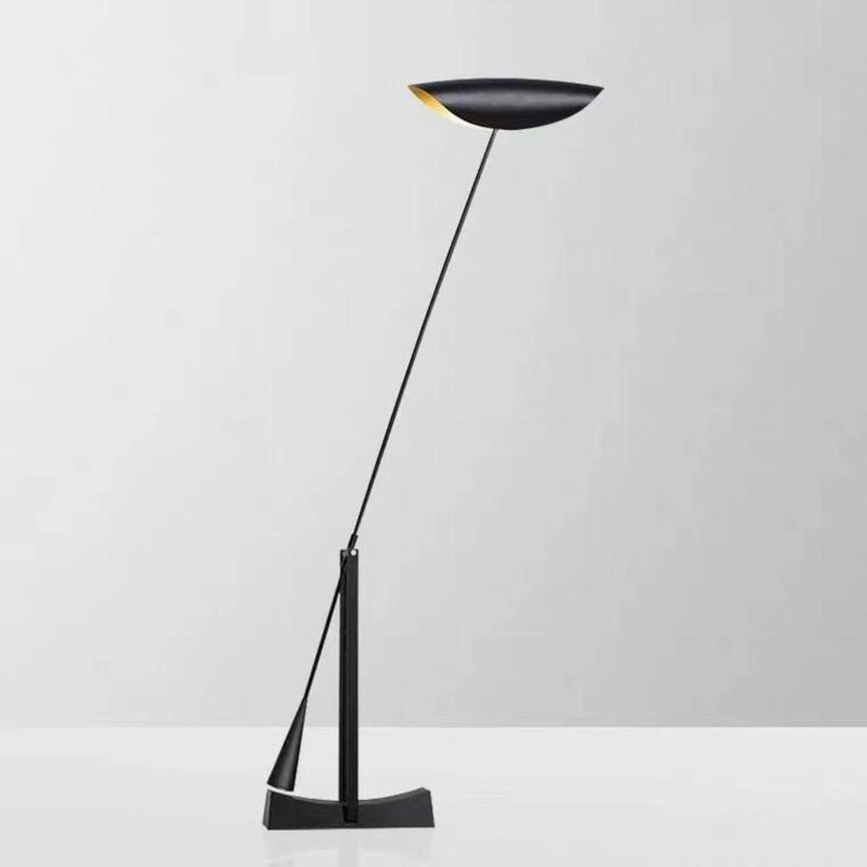 Novelty Modern Black Metal Geometric YIU-X Floor Lamp Image - 7