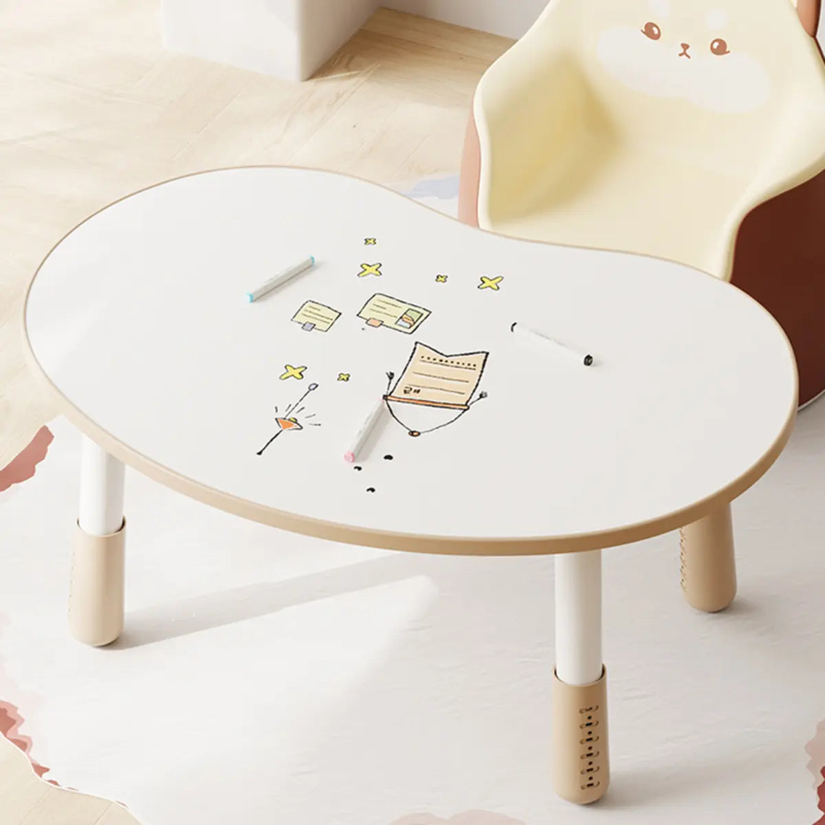 Off-White Kidney-Shaped Toddler Table Animal Chair Set Image - 10