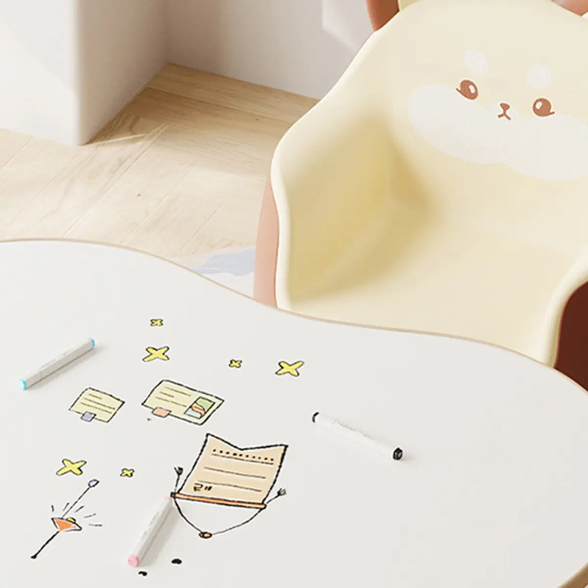 Off-White Kidney-Shaped Toddler Table Animal Chair Set Image - 7