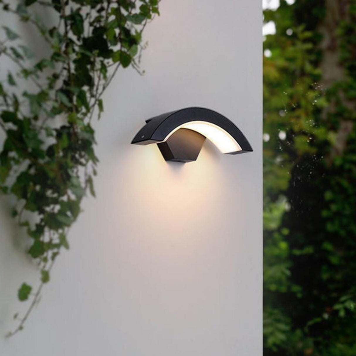 Outdoor Black Curved Arch Waterproof Wall Sconce Image - 3